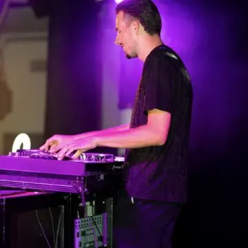 Dj Tony