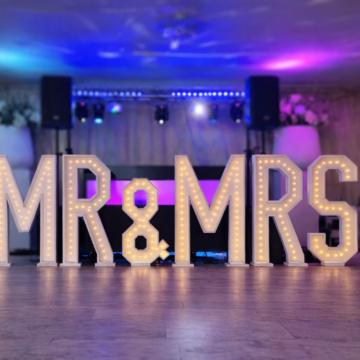 XL led letters 'mr & mrs'
