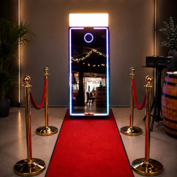 Mirror photobooth